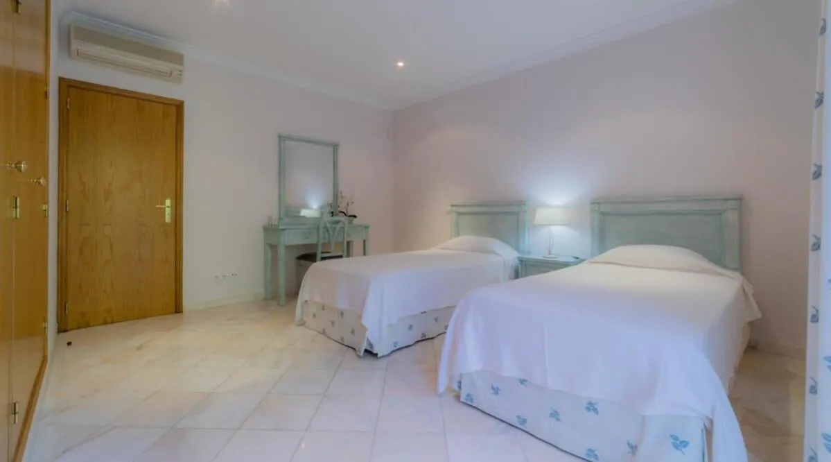Villa Bonsal - Modern Villa In A Prime Location Near The Luxury Golf Courses Albufeira Portugal