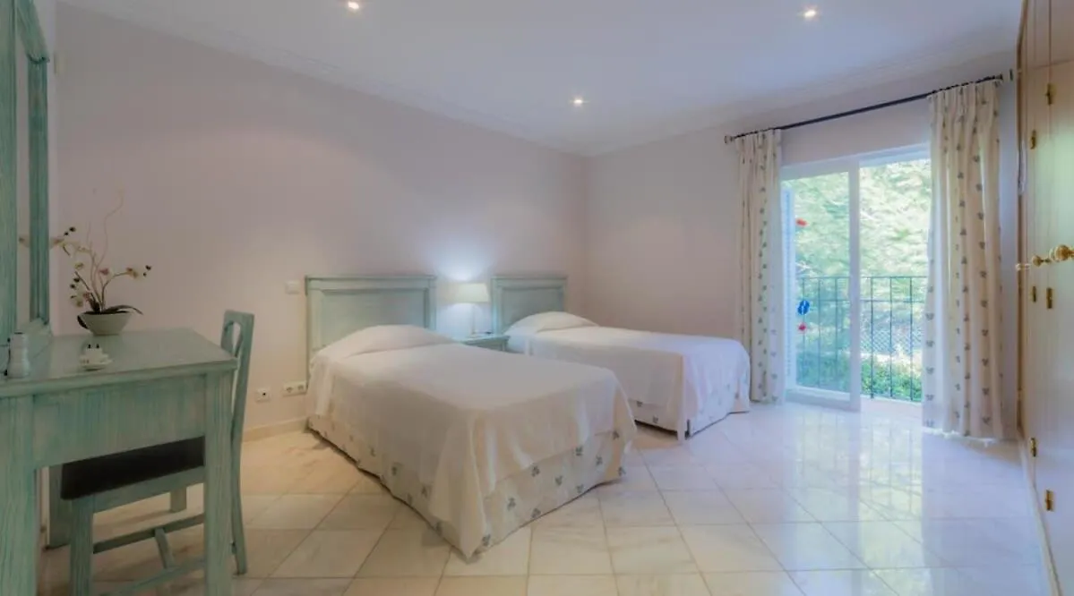 Villa Bonsal - Modern Villa In A Prime Location Near The Luxury Golf Courses Albufeira Holiday home